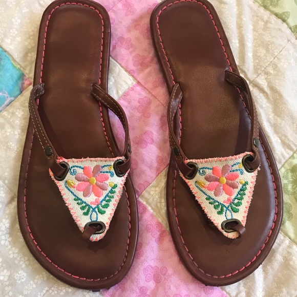 unknown Other - Girl’s Embroidered Faux Leather Sandals